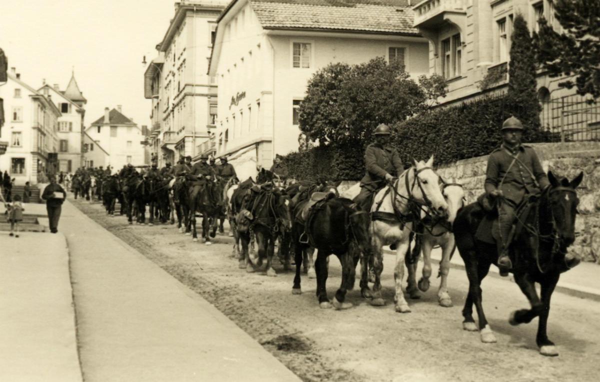 Spahis à Tramelan (BE) – Juin 1940. Collection J.D.Nicolet